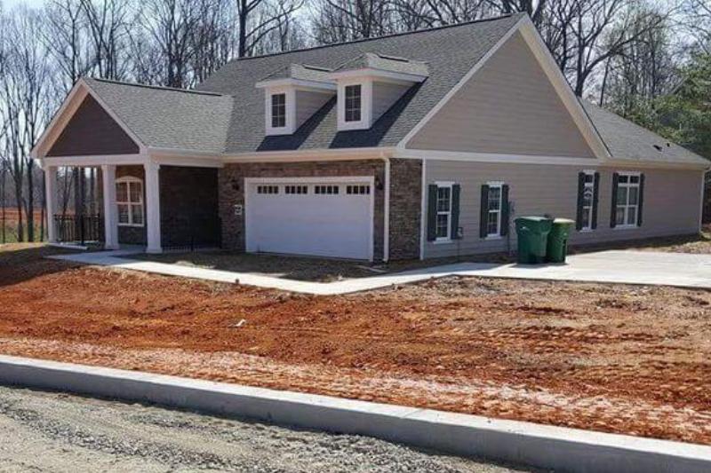 Dieses Bild hat ein leeres Alt-Attribut. Der Dateiname ist you-had-one-job-house-garage-driveway-fail-58af1ab15f9b5860462cf9d7-61385.jpg